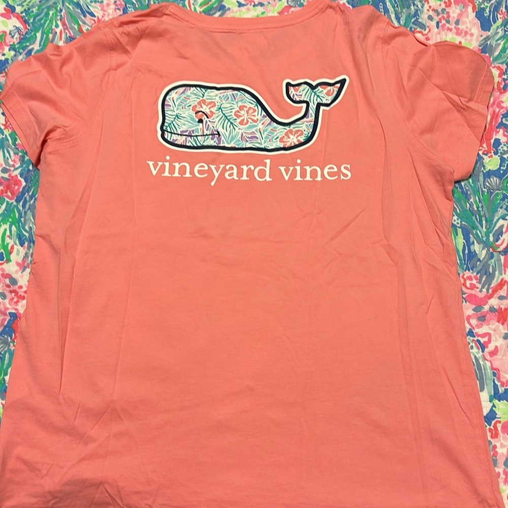 EUC worn once Vineyard Vines size large t shirt - Picture 3 of 3